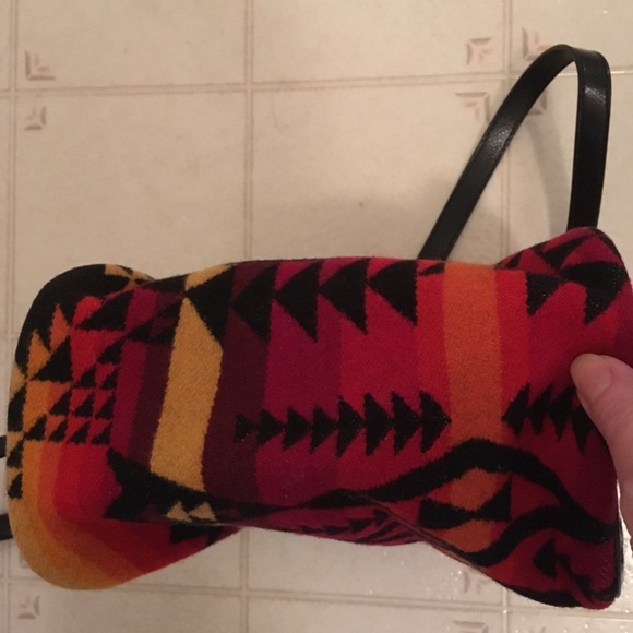 SOLD HP 2/14 🎉Vibrant Pendleton Purse - Picture 3 of 6